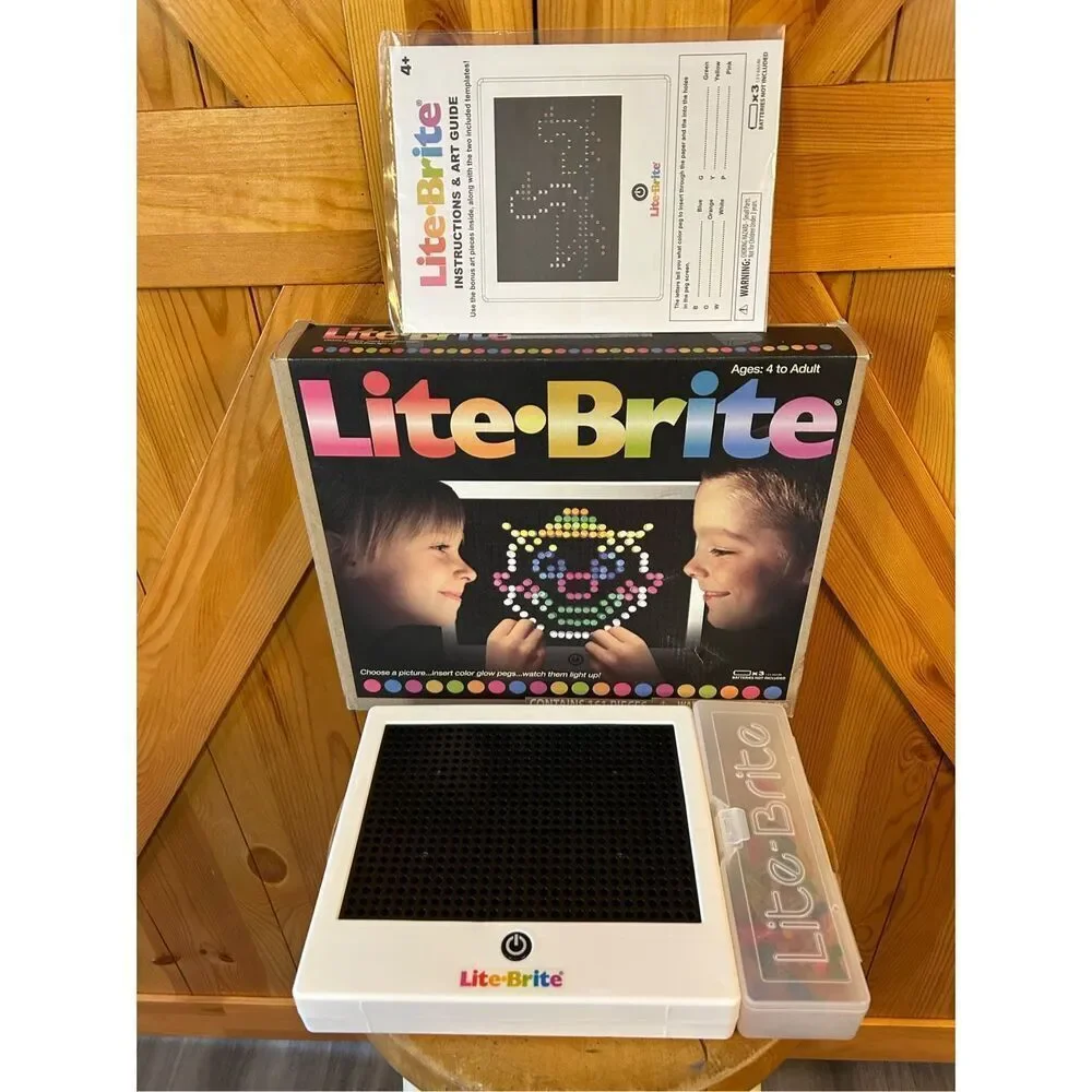 LITE-BRITE Magic Screen Set 156 Pegs & 2 Templates Light Bright Box new in open